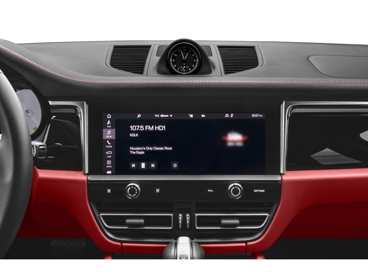 2023 Porsche Macan T photo 4