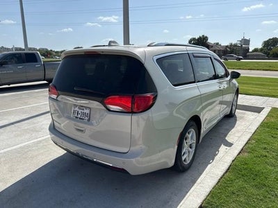 2017 Chrysler Pacifica Touring L Plus