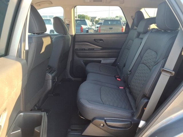 2025 Nissan Pathfinder S