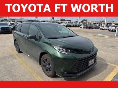 2025 Toyota Sienna Woodland Edition