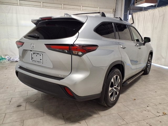 2024 Toyota Highlander LE