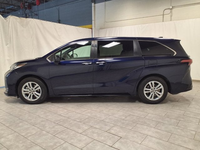 2022 Toyota Sienna XSE