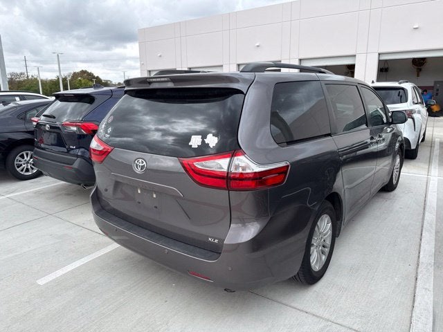 2017 Toyota Sienna XLE Premium