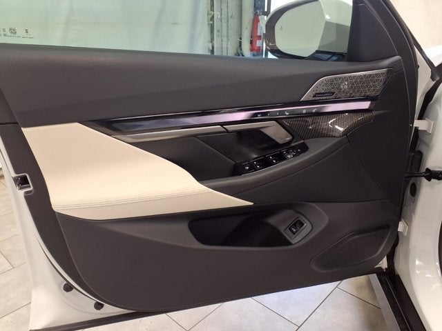 2026 BMW 5 Series 550e xDrive