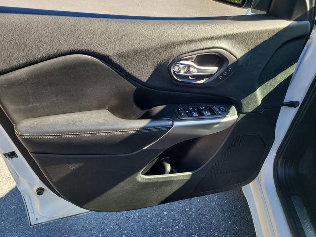 2019 Jeep Cherokee Overland