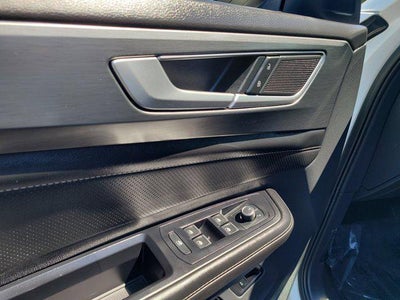 2024 Volkswagen Atlas Cross Sport 2.0T SE with Technology