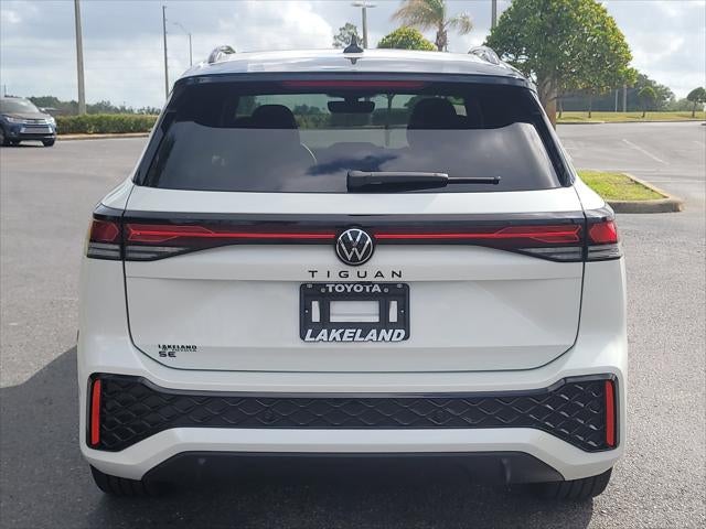 2025 Volkswagen Tiguan SE R-Line Black