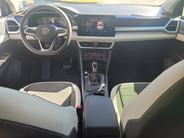 2025 Volkswagen Taos SE