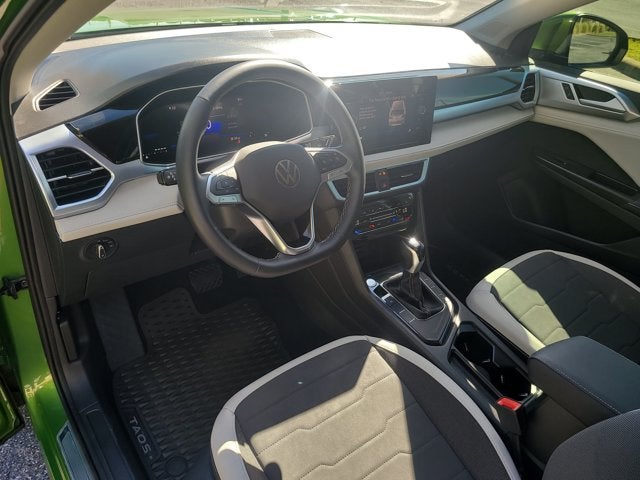 2025 Volkswagen Taos SE