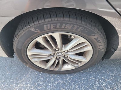 2016 Toyota Camry XLE