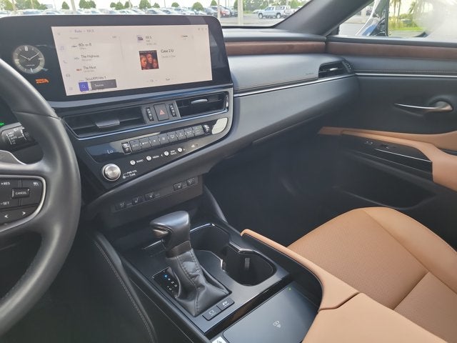 2025 Lexus ES 300h ES 300h