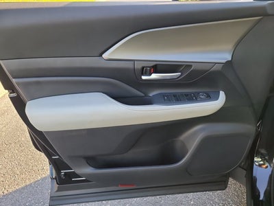 2025 Toyota Grand Highlander LE