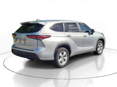 2024 Toyota HIGHLANDER LE