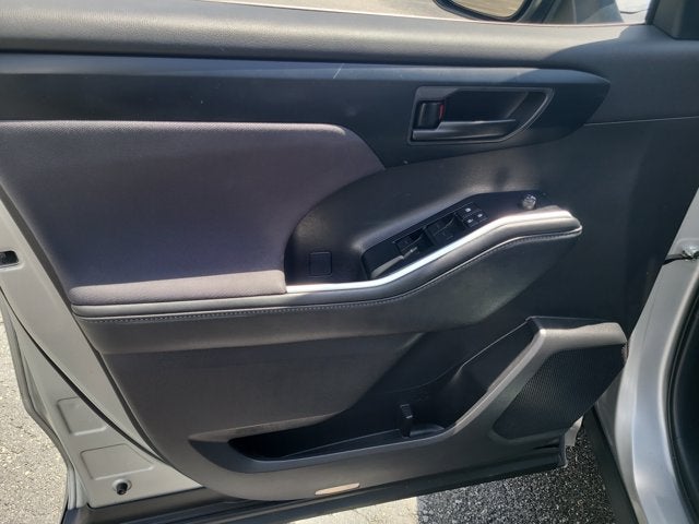 2025 Toyota Highlander LE