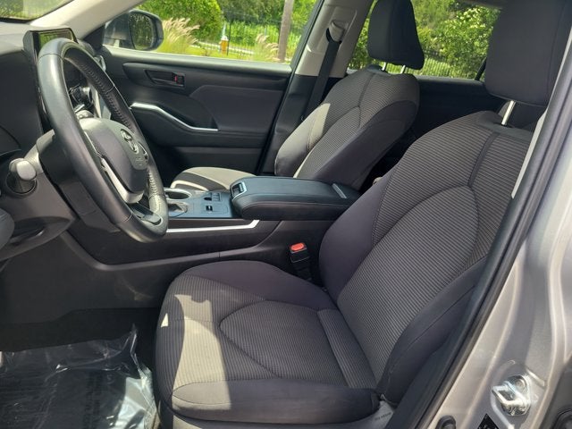 2025 Toyota Highlander LE