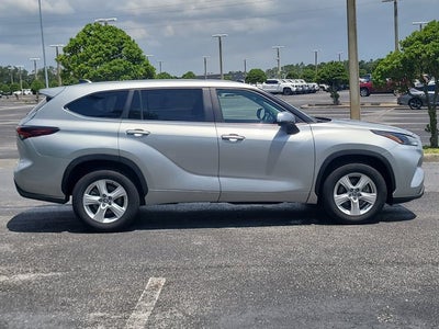 2025 Toyota Highlander LE