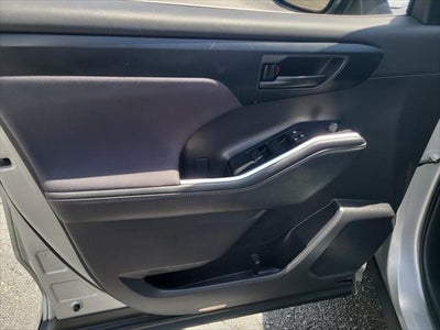 2025 Toyota Highlander LE