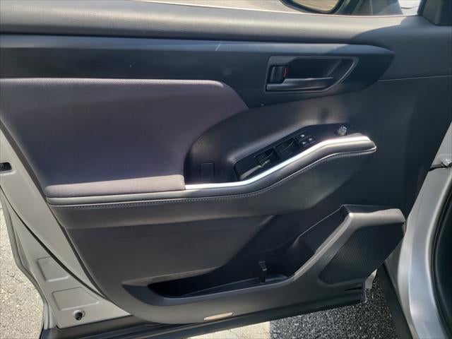 2025 Toyota Highlander LE
