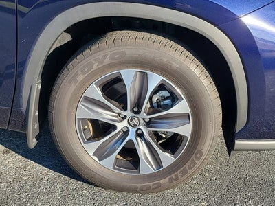 2025 Toyota HIGHLANDER XLE