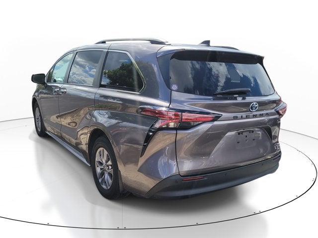 2021 Toyota Sienna XLE