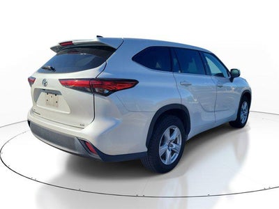 2022 Toyota HIGHLANDER LE
