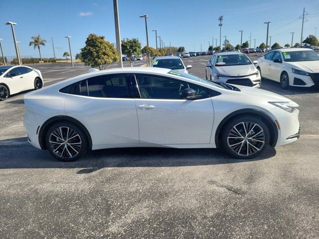 2025 Toyota PRIUS XLE