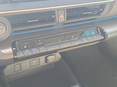 2025 Toyota PRIUS XLE