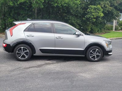 2023 Kia Niro SX