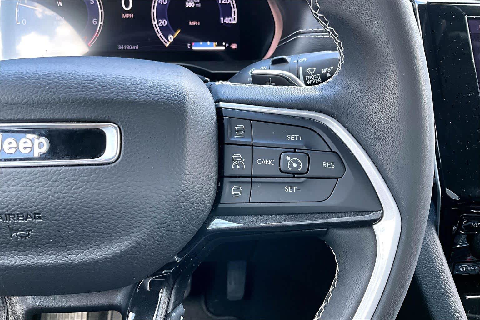 2023 Jeep Grand Cherokee Laredo