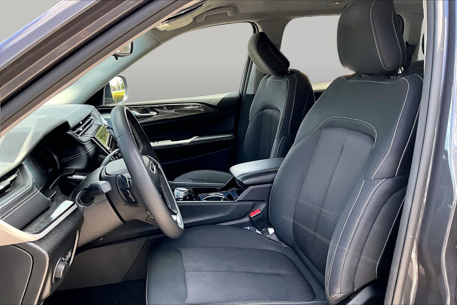 2023 Jeep Grand Cherokee Laredo
