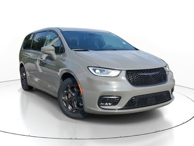 2022 Chrysler Pacifica Hybrid Touring L