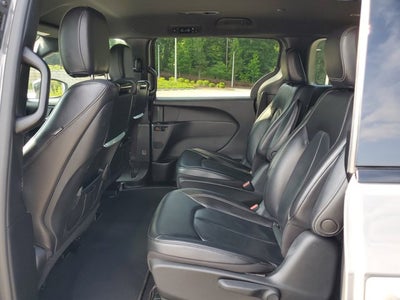 2022 Chrysler Pacifica Hybrid Touring L