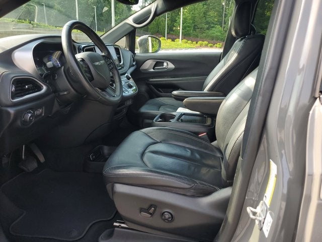 2022 Chrysler Pacifica Hybrid Touring L