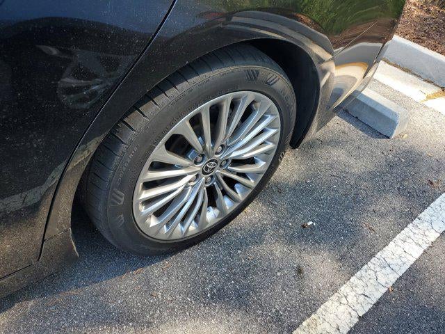 2022 Toyota Avalon Hybrid Limited