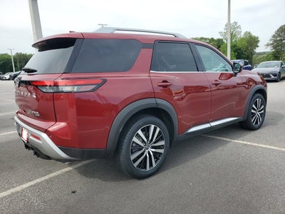 2023 Nissan Pathfinder Platinum