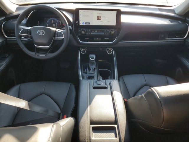2025 Toyota Grand Highlander LE