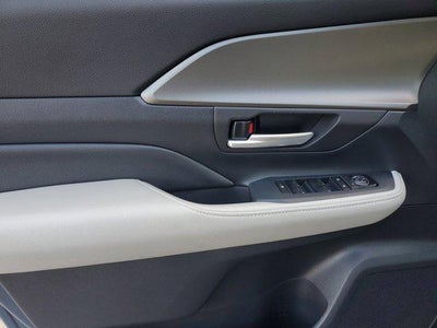 2025 Toyota Grand Highlander LE