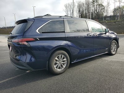 2021 Toyota Sienna XLE