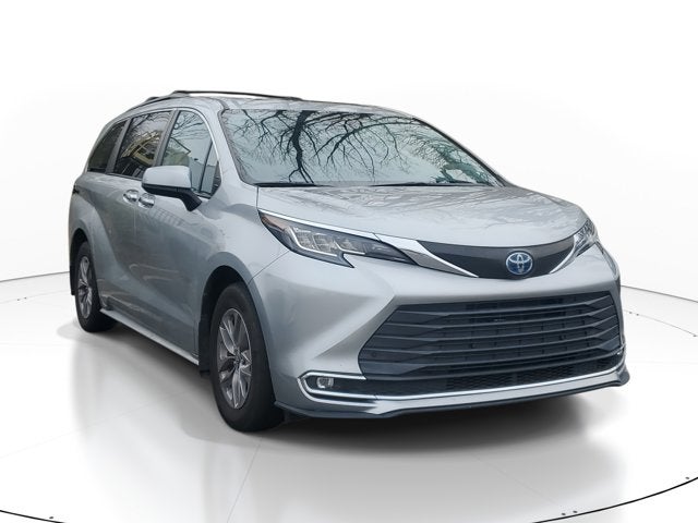 2022 Toyota Sienna XLE