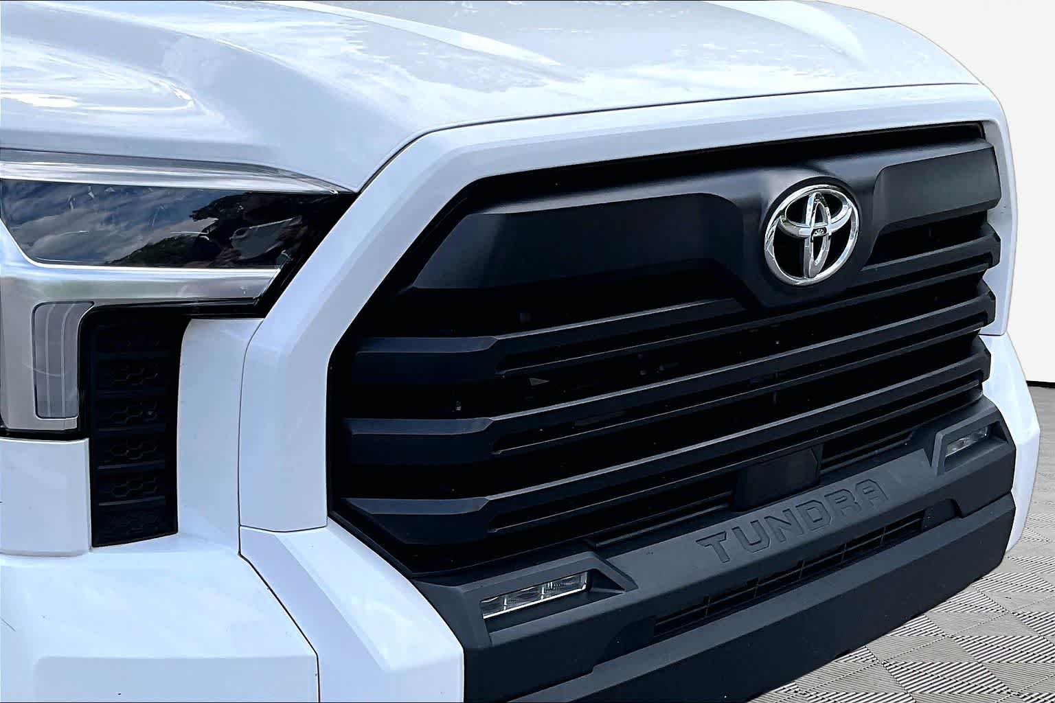 2025 Toyota Tundra 4WD SR5