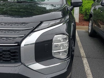 2022 Mitsubishi Outlander ES