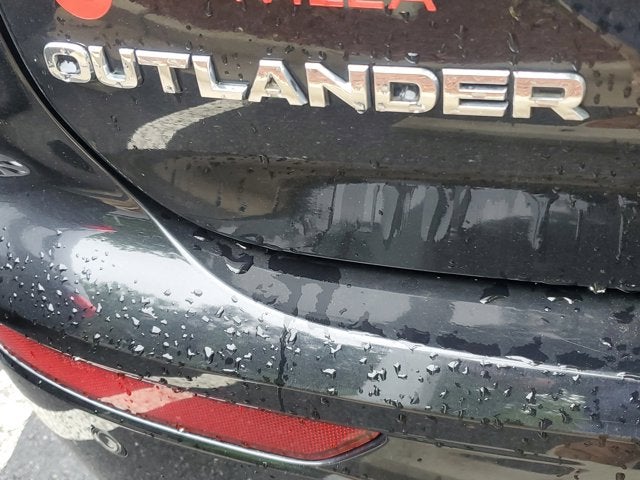 2022 Mitsubishi Outlander ES