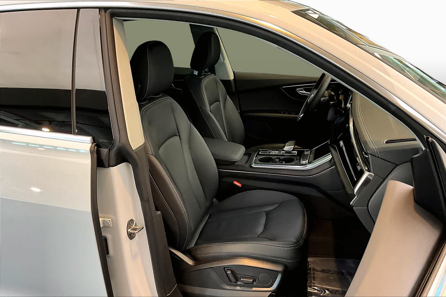 2023 Audi Q8 Premium