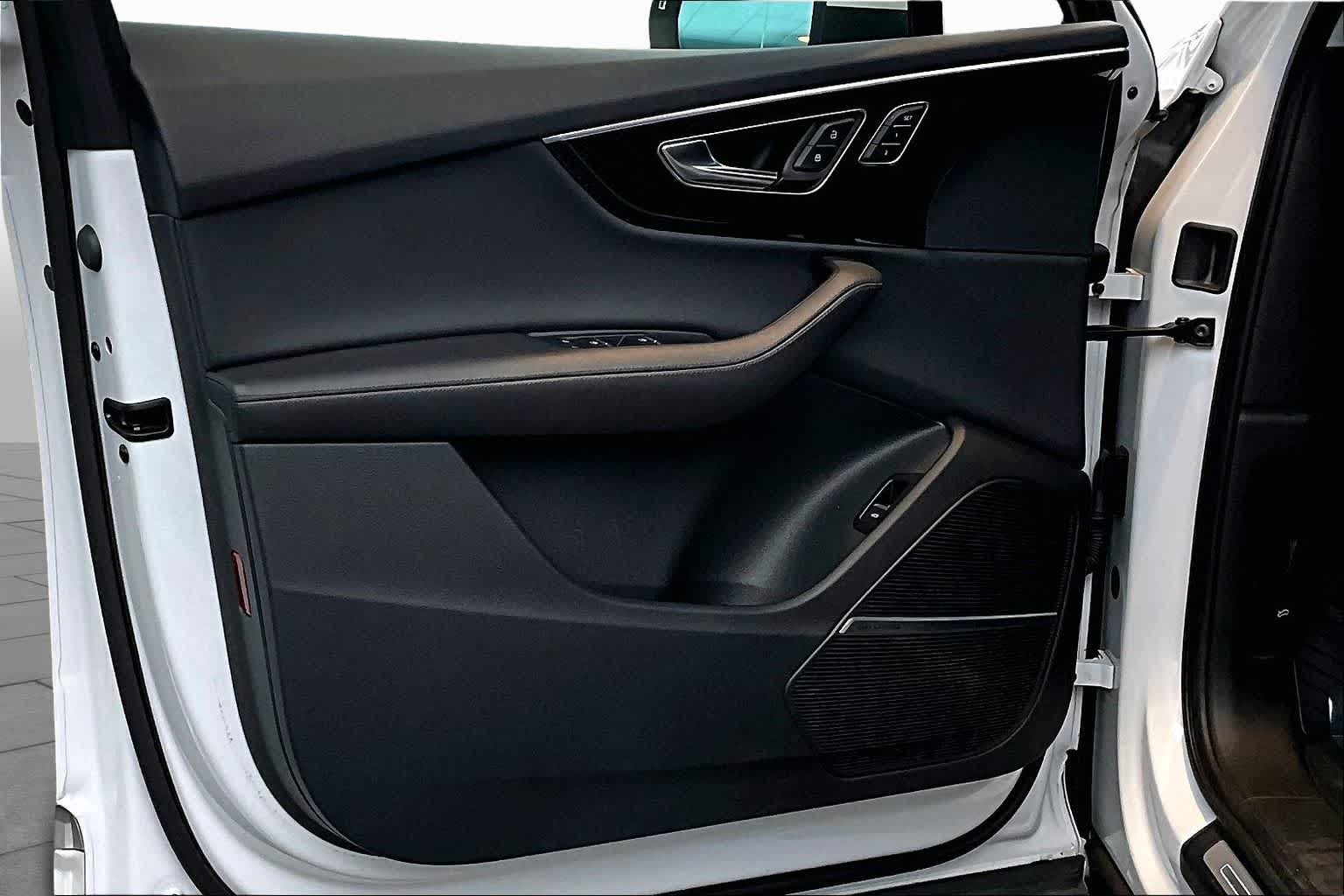 2023 Audi Q7 Premium Plus