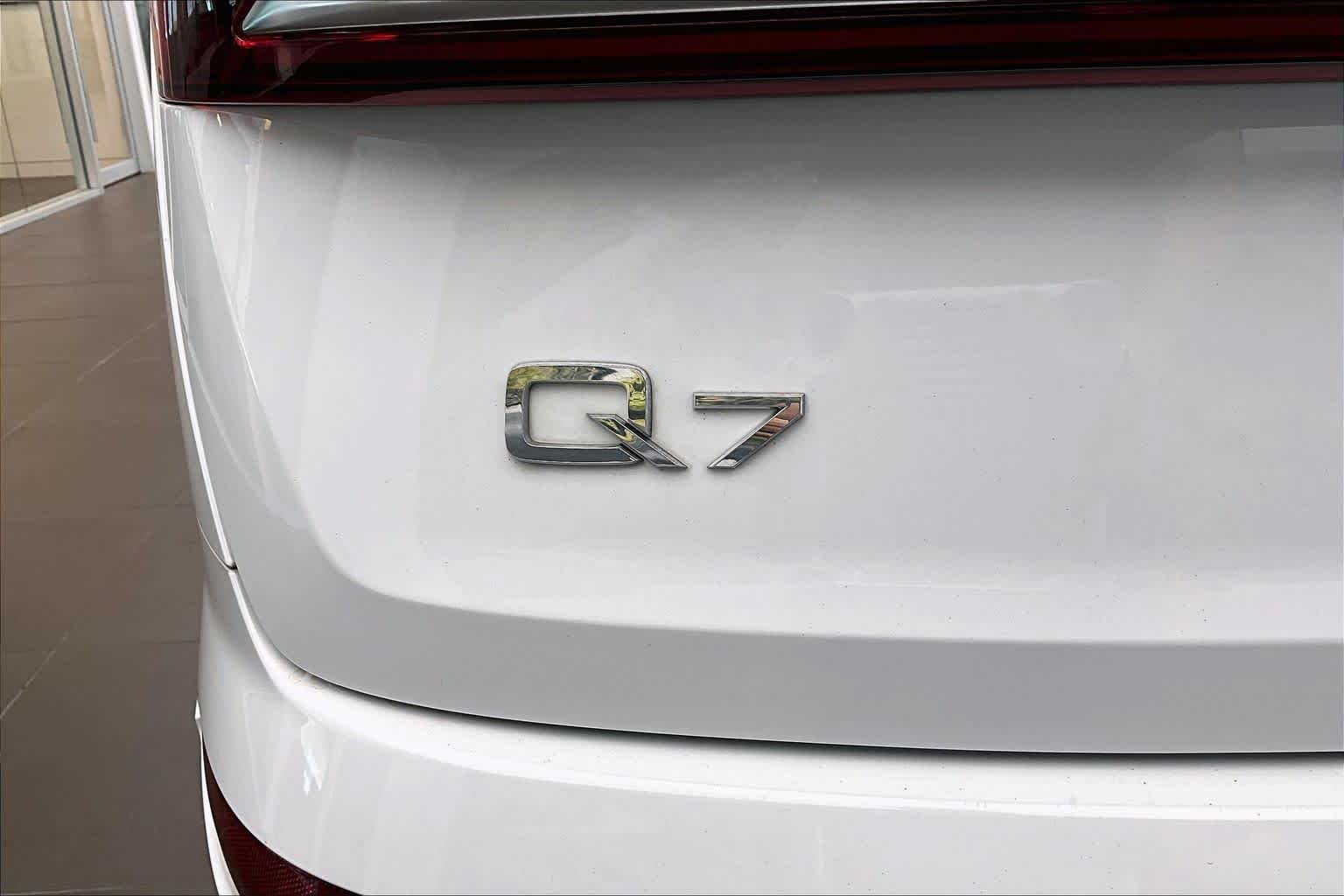 2023 Audi Q7 Premium Plus