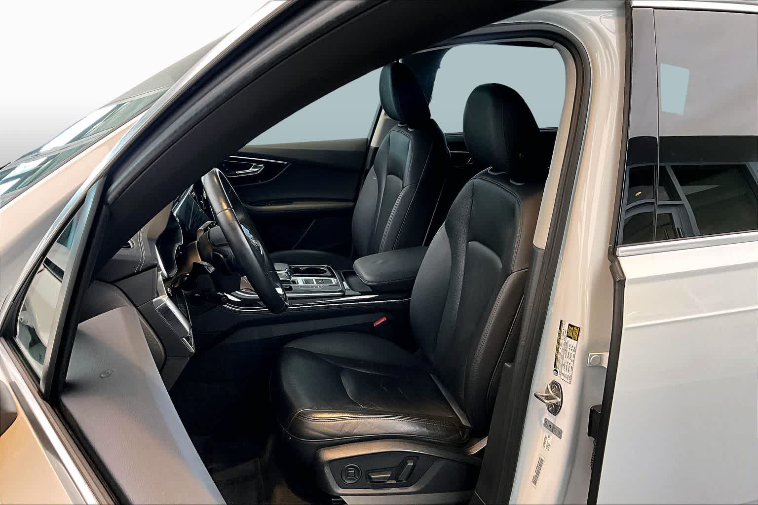 2023 Audi Q7 Premium Plus