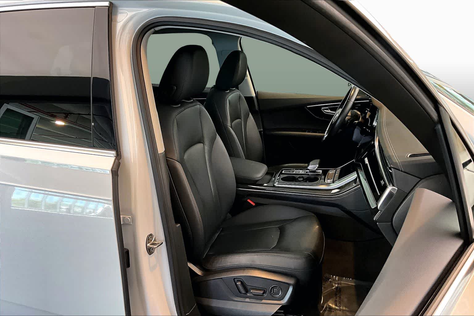2023 Audi Q7 Premium Plus