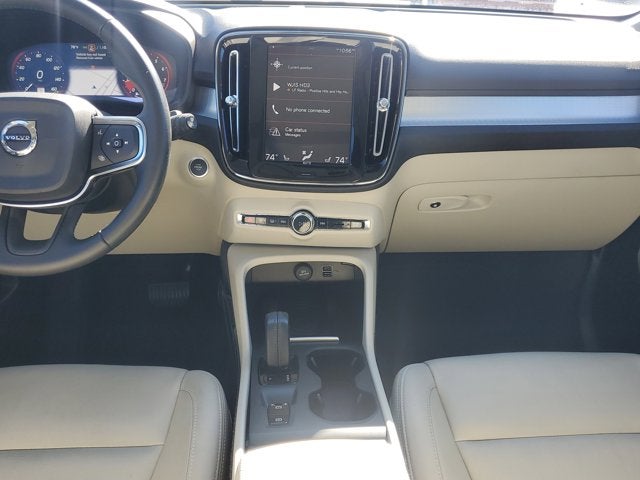 2019 Volvo XC40 Momentum