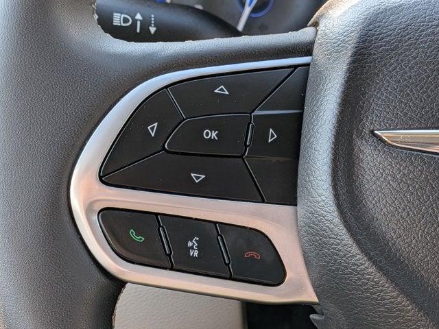 2024 Chrysler Voyager LX