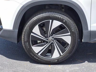 2025 Volkswagen Taos 1.5T SE
